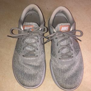 Nike Flex Contract Shoes